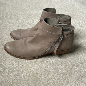 Sam Edelman booties size 9